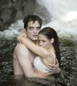 twilight-saga-breaking-dawn-part1-250-2.jpg
