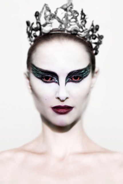 Madness, Feathers And A Little Bit Of Lesbianism. It's The Trailer For Aronofsky's BLACK SWAN.