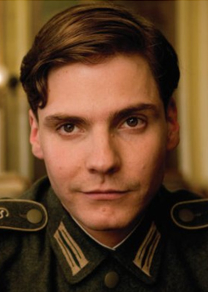 'Inglourious Basterds' sniper, Daniel Brühl, to star in Icelandic film 'Kóngavegur 7'