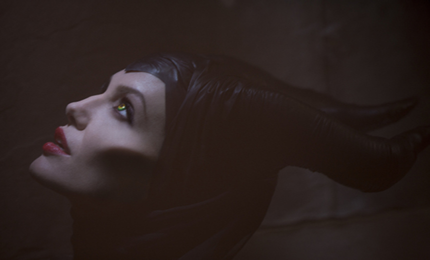 First Look At Angelina Jolie In MALEFICENT