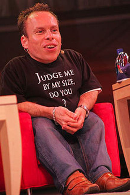 Warwick Davis To Take The Lead In Ricky Gervais Sitcom LIFE'S TOO SHORT