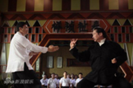 Second teaser for Ip Man 2. More Donnie! More Sammo! More table! 