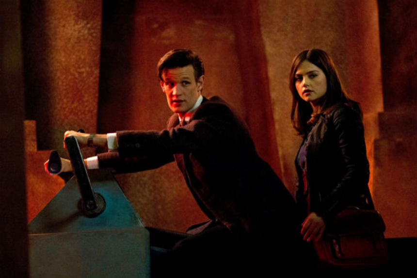 Review: DOCTOR WHO S7E08, THE RINGS OF AKHATEN (Or, Real Development Allows Clara To Believably Help Save The Day)