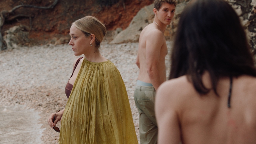 BONJOUR TRISTESSE Review: The Discreet Ennui of the Bourgeoisie