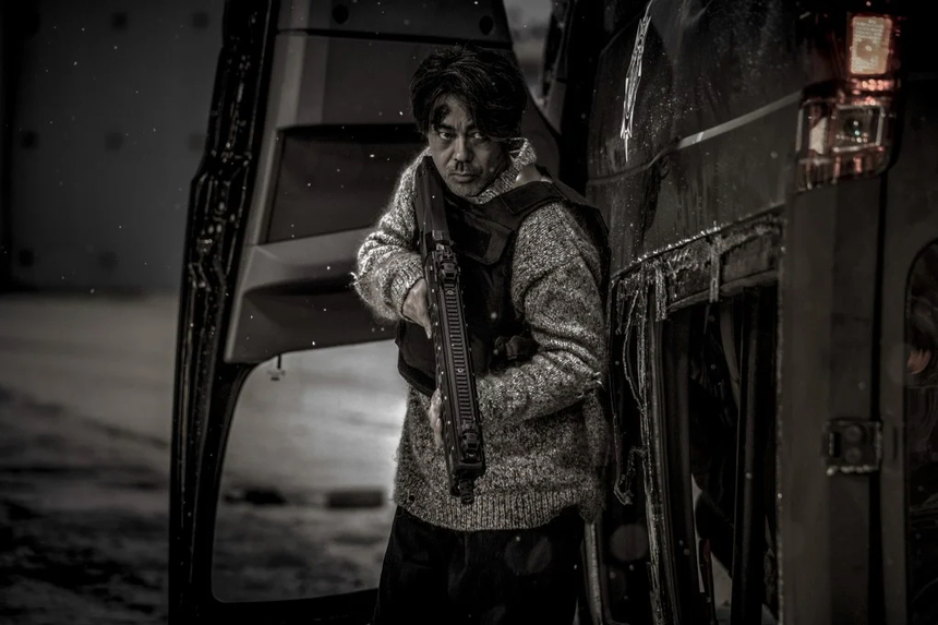 SONS OF THE NEON NIGHT Review: Juno Mak's Long-Gestating Hong Kong Crime Epic Is all Surface, No Feeling