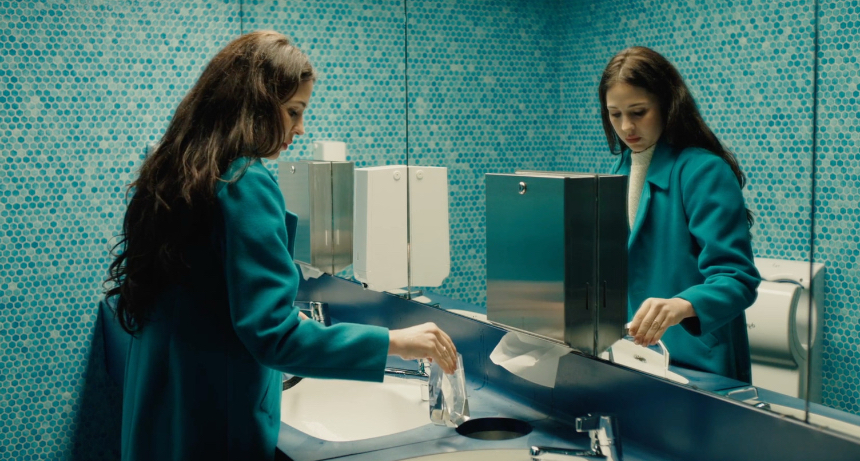 Toronto 2025 Review: THE CURRENTS, Oblique and Tactile Nightmare