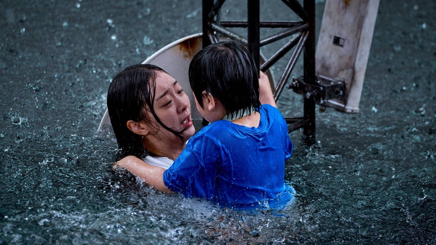 Busan 2025 Review: THE GREAT FLOOD, Thrilling Disaster Drowns in Confounding Sci-fi 