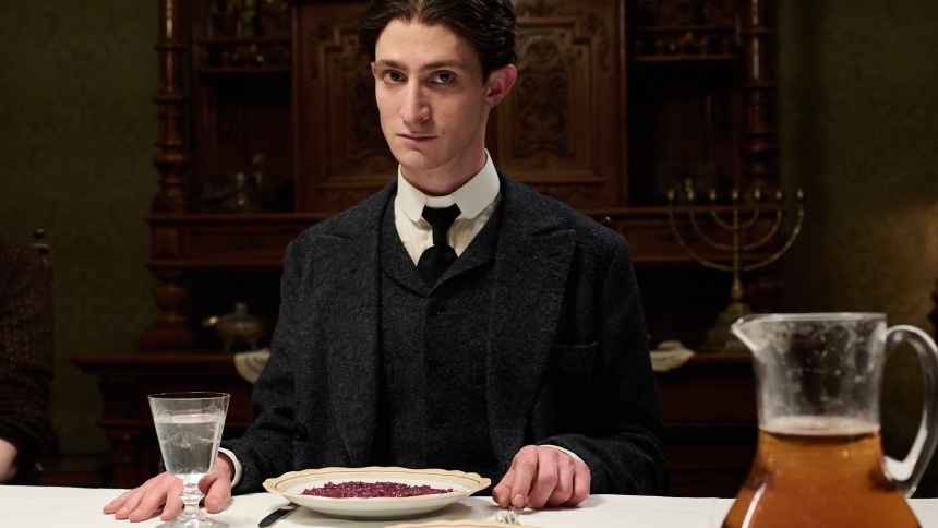 Toronto 2025 Review: FRANZ Uses a Fragmented, Hybrid Form to Portray Kafka Beyond the Conventional Biopic