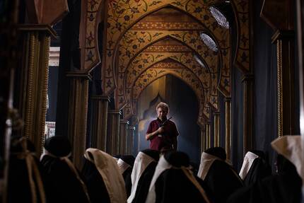 Busan 2025 Review: Hypnotic Meta-Mystery BLACK RABBIT, WHITE RABBIT Bends Time, Space and Genres in Quantum Storytelling