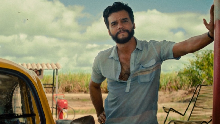 New York 2025 Review: THE SECRET AGENT, Stylish, Inventive Political Thriller on the Intricacies of Historical Memory