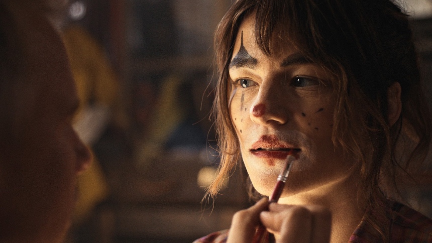 Berlinale 2026 Review: FOUR MINUS THREE, Grief Drama Navigates Loss and Mourning Through Clowning