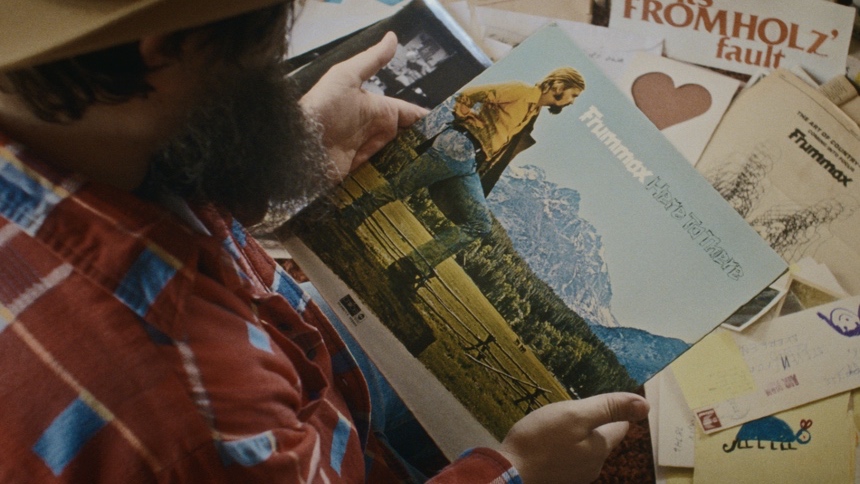 SXSW 2026 Review: THE MAN WITH THE BIG HAT, Digging Up a Quietly Influential Musician