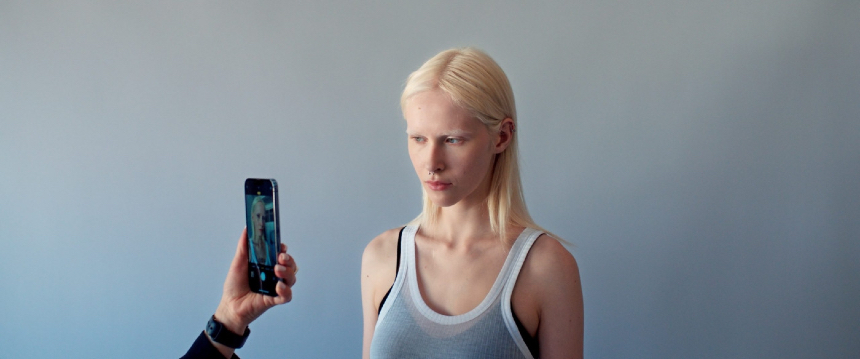 Diagonale 2026 Review: WHITE SNAIL Subverts Girl-Meets-Boy Into Anti-Romance 