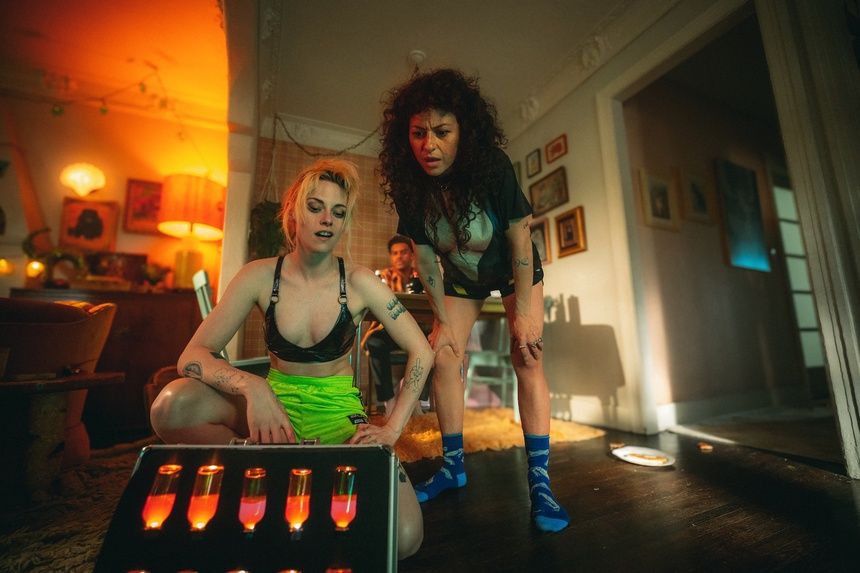 THE WRONG GIRLS Trailer & Poster: Technicolour Stoner Comedy Caper